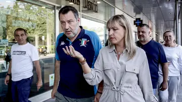 Primarie della Lega, Salvini e Sardone i più votati. Il segretario: “Io candidato sindaco? Resterò ministro. Su Silvia gli alleati sono freddi”