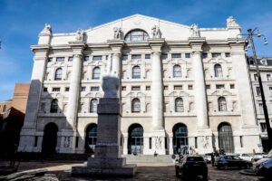 Borsa di Milano positiva in avvio: Ftse Mib +0,52%