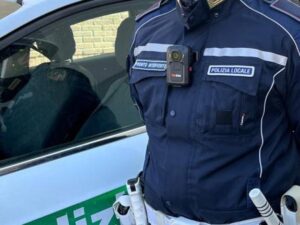 Milano, arrestati cinque agenti della polizia locale infedeli. Si indaga sugli affari loschi della «squadretta»
