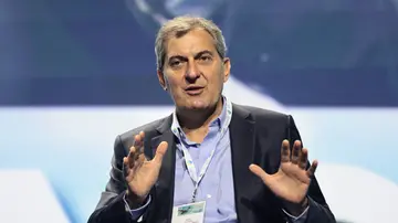 Milano e il rebus Mario Calabresi, il Pd ora ostenta freddezza: arrivano la frenata di Schlein e il no della sinistra
