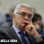 Sergio Erede, morto a 86 anni il decano degli avvocati d’affari di Milano: dalla scalata di Olivetti su Telecom alle privatizzazioni di Enel, Alitalia e Autostrade